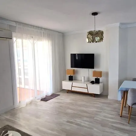 2 Bed. Amazing Sea Views *