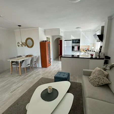 Appartement 2 Bed. Amazing Sea Views *